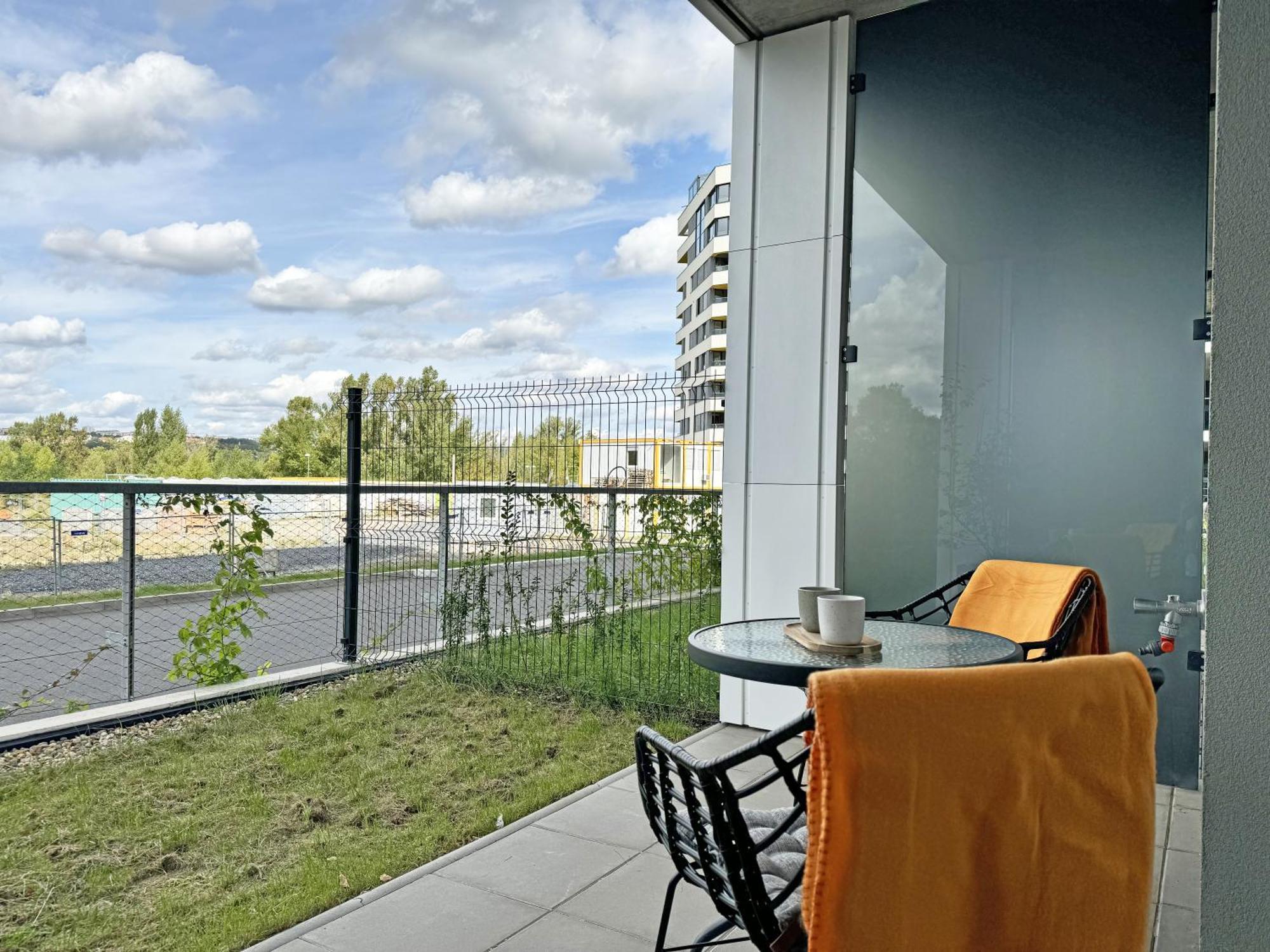 Apartmán New Studio, King Bed, Free Parking, Terrace Praha