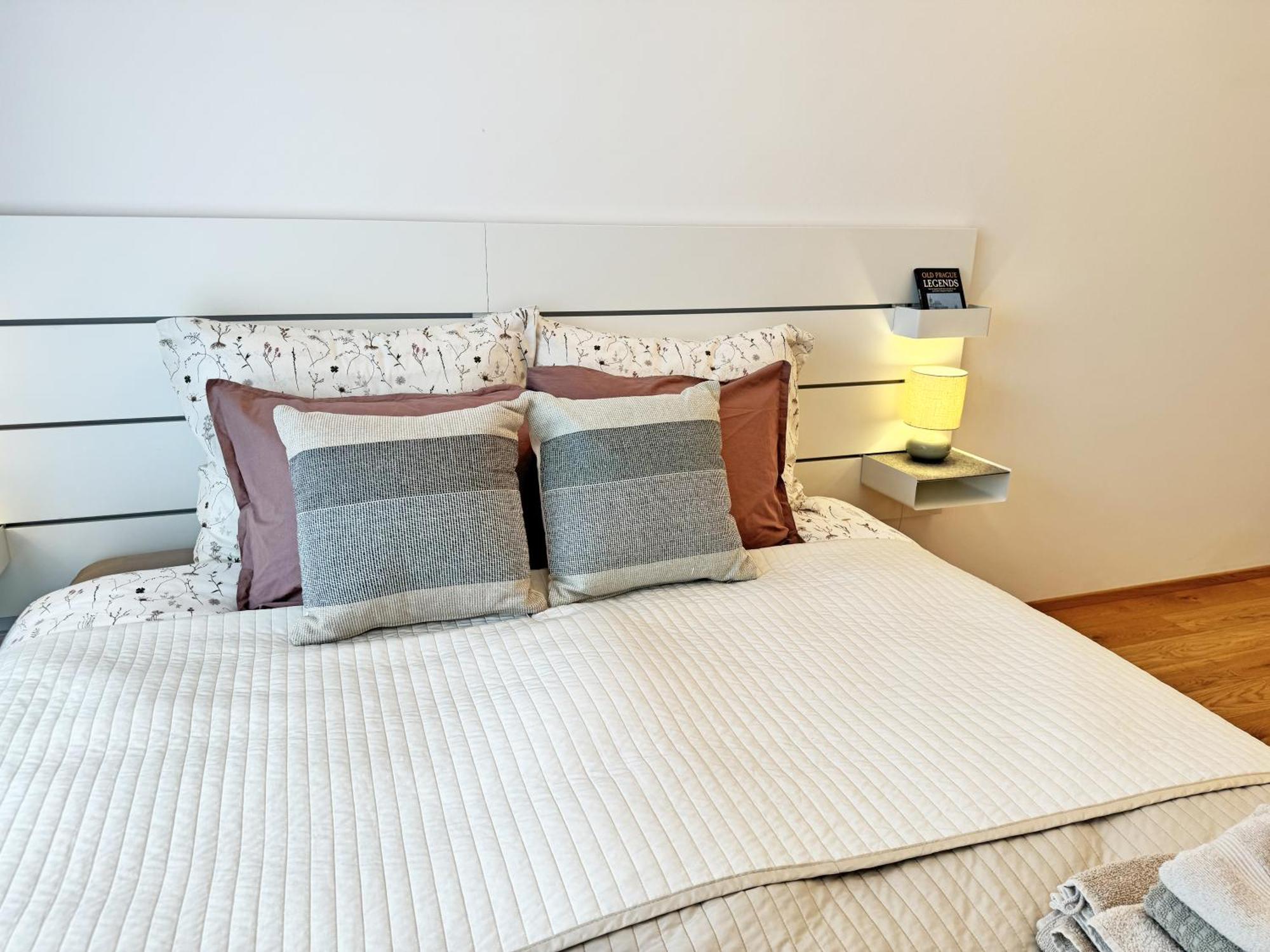 New Studio, King Bed, Free Parking, Terrace Appartement *
