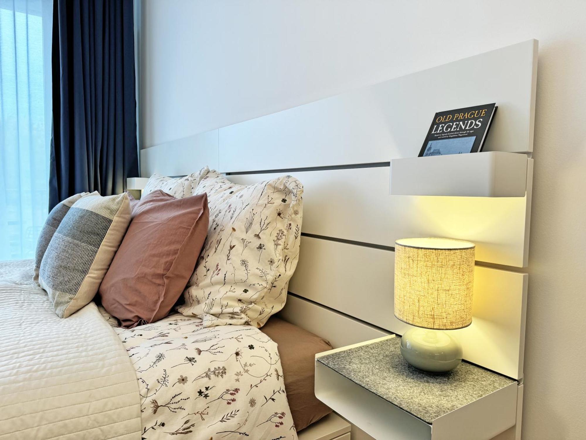 Apartmán New Studio, King Bed, Free Parking, Terrace *