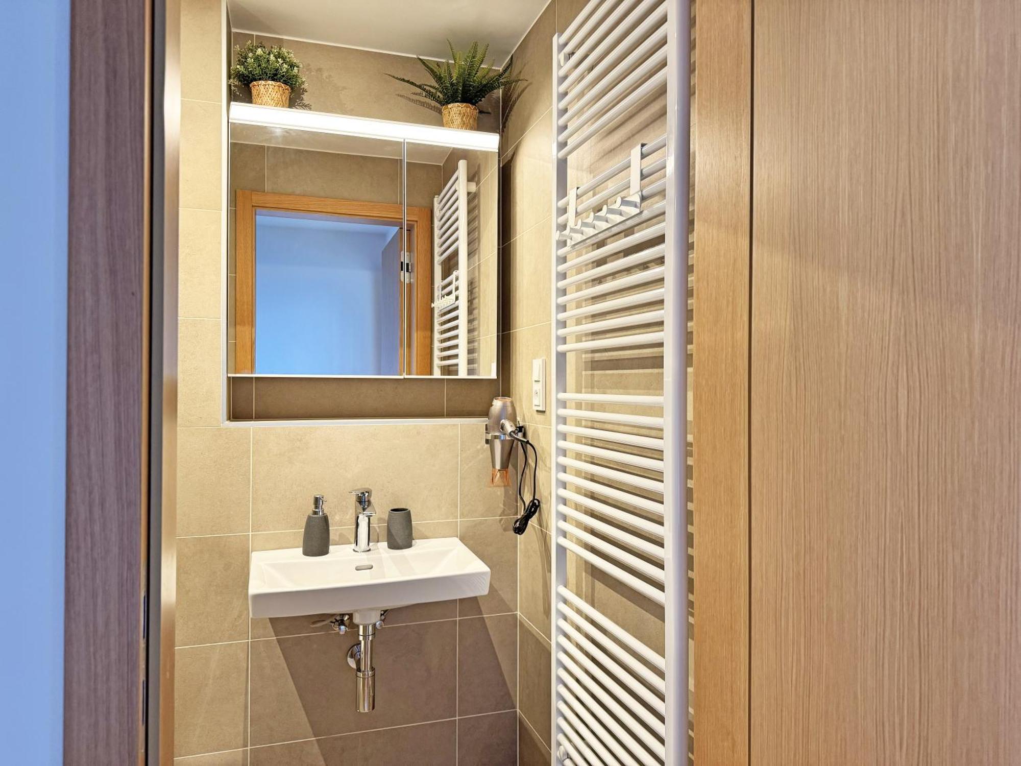 New Studio, King Bed, Free Parking, Terrace Apartmán *