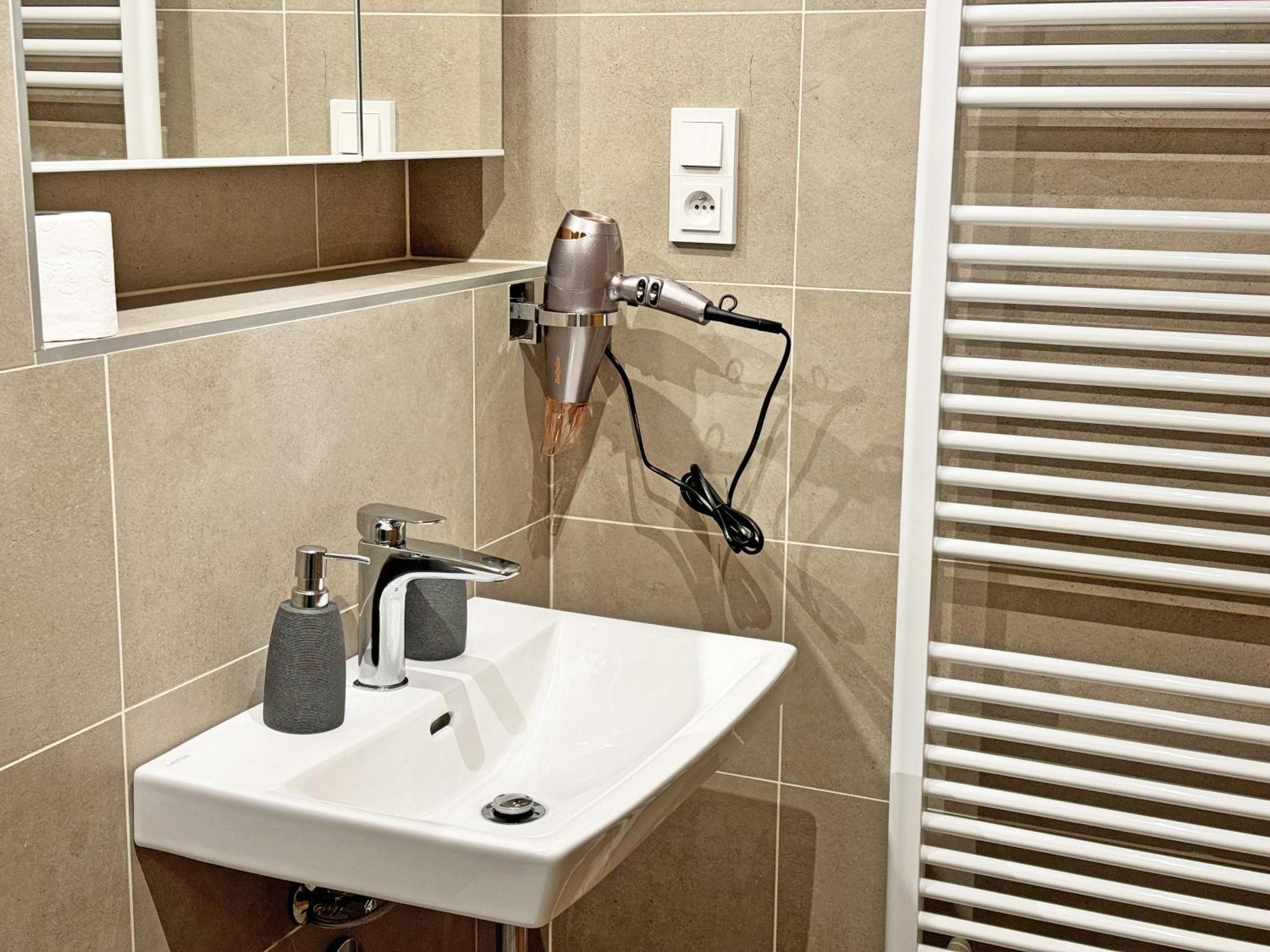New Studio, King Bed, Free Parking, Terrace Apartmán Praha